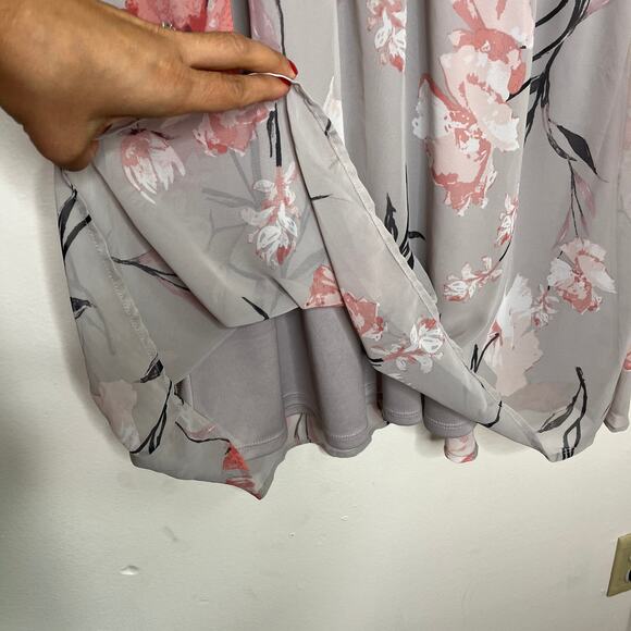 Sienna Sky Floral Dress Large V Neck Blouson Mini Gray Flutter Sleeve Women NWT - Picture 7 of 7